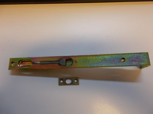 Klappkantenriegel 23 mm 250 mm verzinkt 204 mit Schließblech